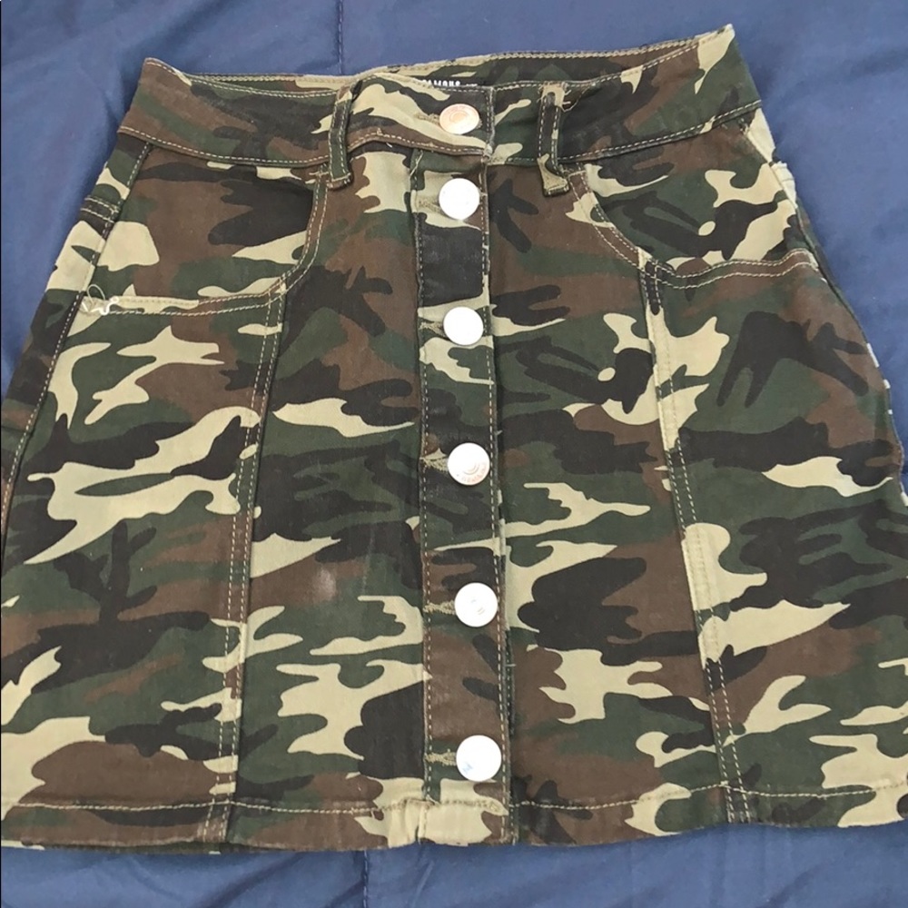 camo mini skirt